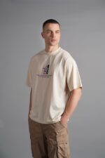 RECYCLED MOTTO KREM TSHIRT