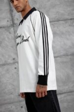 YAKALI & BASKILI BEYAZ UZUN KOLLU TIŞÖRT - Görsel 4