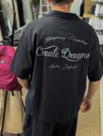 YAZI NAKIŞLI SIYAH GÖMLEK