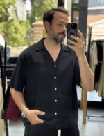 YAZI NAKIŞLI SIYAH GÖMLEK - Görsel 2