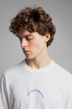 YAZI NAKIŞLI  BEYAZ TSHIRT - Görsel 4